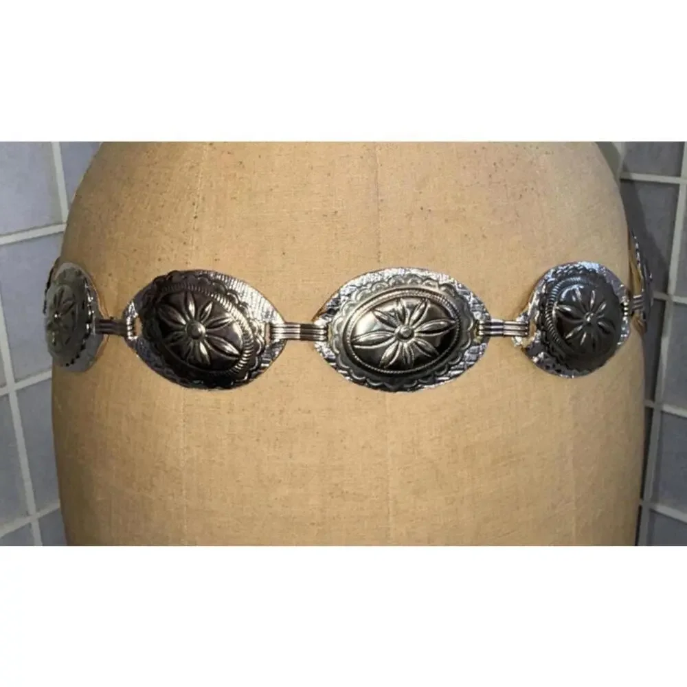 Vintage Y2K Silver Tone Stamped Metal‎ Boho Western Rodeo Concho Style Belt